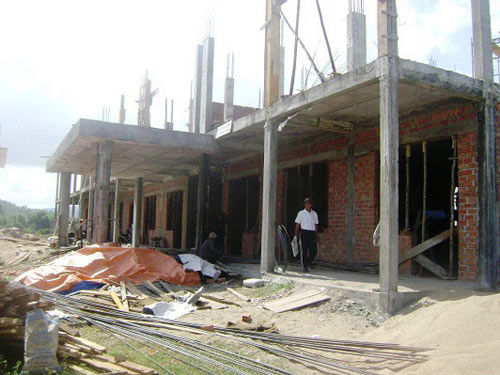 Ngôi trường xây mãi không xong