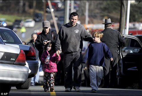 Buổi sáng kinh hoàng tại trường tiểu học Sandy Hook