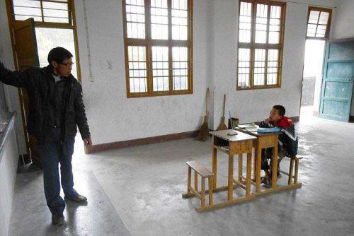 Trường học chỉ có 1 học sinh duy nhất