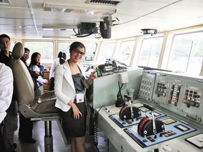 Nguyễn Khánh Diệu Hồng giáo sư trẻ nhất được công nhận