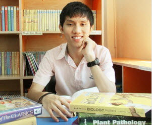 Hai học sinh trường quốc tế Singapore nhận giải thưởng của đại học Cambridge