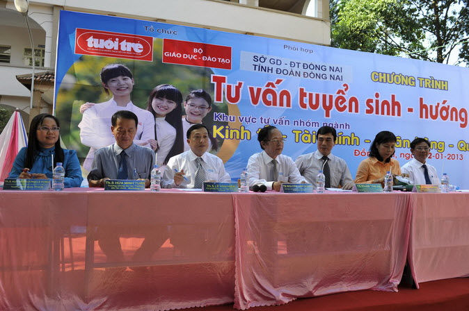 Nội dung chương trình tư vấn tuyển sinh và hướng nghiệp năm 2013