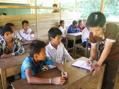 Thưởng tết giáo viên nơi cao ngất ngưỡng, nơi không có gì