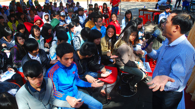 TƯ vấn tuyển sinh 2013: có cần "Tiền tệ, hậu duệ, quan hệ"