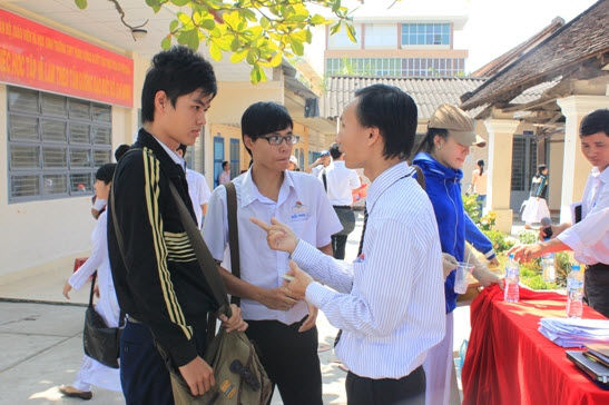 Tuyển sinh 2013: Không nên chạy theo ngành "HOT"