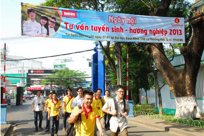 Tư vấn tuyển sinh và hướng nghiệp 2013