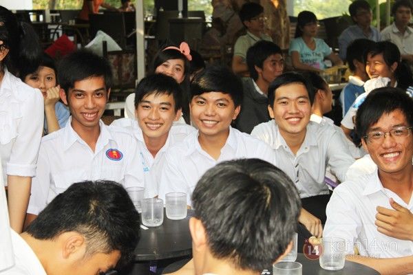 Sinh viên ĐH Quốc Gia được tặng vé xe về quê và quà tết