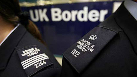 Các trường đại học tại Anh quản lý sinh viên bằng sinh trắc học