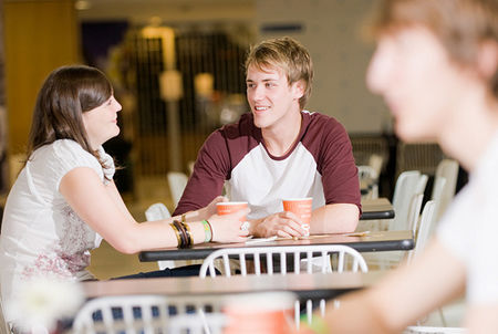 Du học Anh: Học bổng trị giá lên đến 50% học phí của ISC