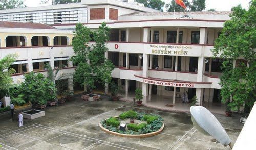 Sự thật về Clip xé đề cương môn sử