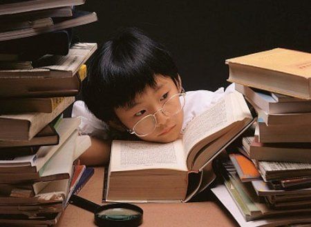 Trẻ bị tâm thần do áp lực học tập quá lớn