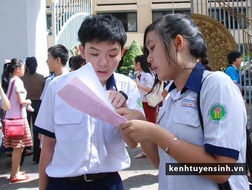 Tuyển sinh lớp 10: Nóng ở các trường lớn, trung tâm thành phố