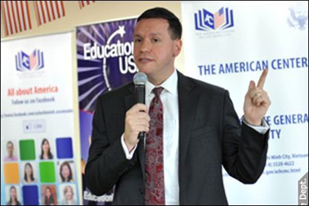 70.000 USD cho mỗi visa hợp pháp nhập cảnh vào Mỹ