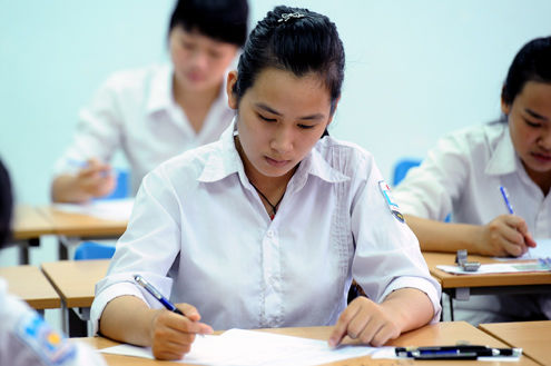 Dinh dưỡng chống mất nước mùa thi