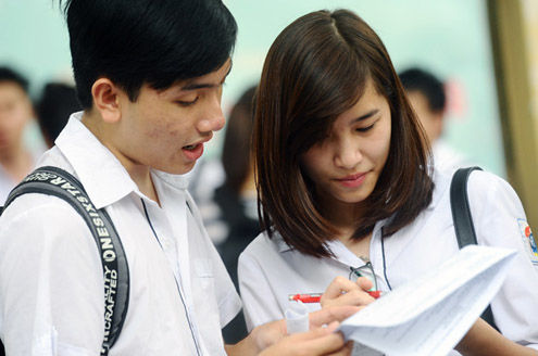 Tỷ lệ đậu gần 100%, thi để làm gì?