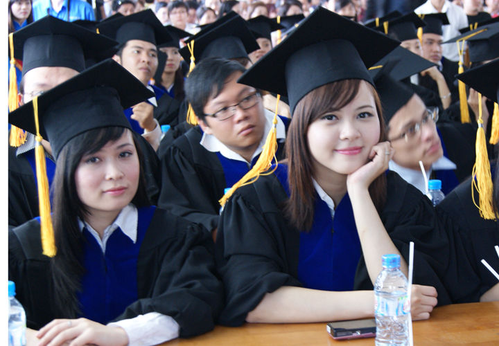 Có nên tồn tại luận văn?
