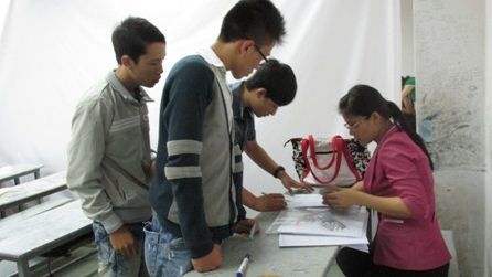 Đại học Sài gòn có số thí sinh làm thủ tục đông nhất