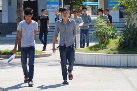 Thí sinh bật khóc vì đi thi muôn!