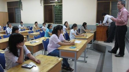 Thêm 1 thí sinh bị đình chỉ thi vì điện thoại bất ngờ reng