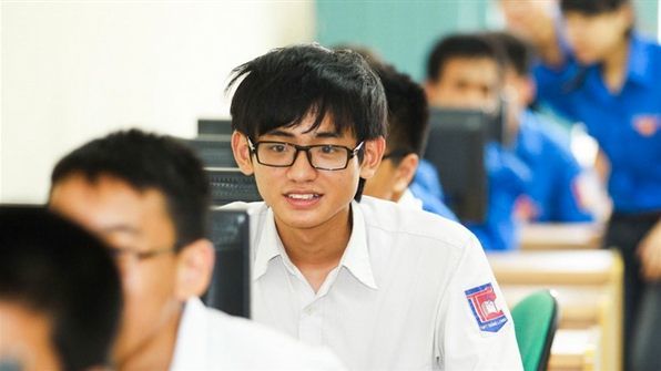 Sáng nay 10/07 thí sinh dự thi môn Văn khối C, D và môn Hoá khối B