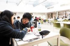 Học bổng Trung học và ĐH cùng EF Education First