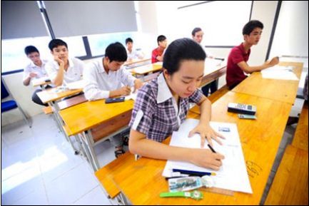 Nhiều trường đau đầu, bội thực vì điểm cao