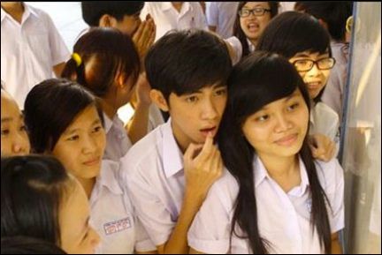 Ngày cuối cùng công bố điểm thi đại học: Nhiều trường tăng điểm chuẩn