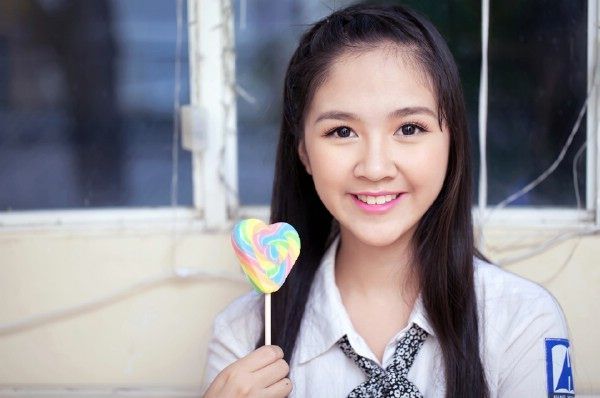 Ngỡ ngàng trước gương mặt mộc của hoa khôi trường Amsterdam