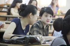 Gần 100 sinh viên phải nhận bằng trung cấp