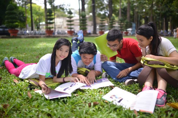 Hướng dẫn thủ tục xin visa Du học Mỹ chi phí thấp, chọn trường phù hợp