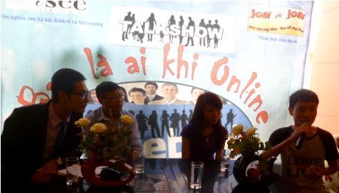 Kỹ năng sống: Bạn là ai khi Online?