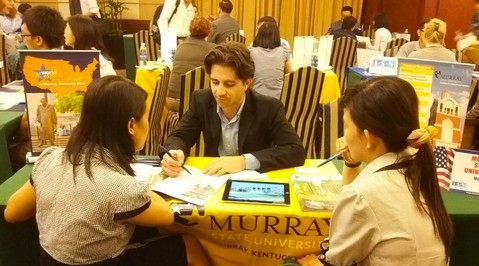 Các trường đại học ở Mỹ mở rộng điều kiện tuyển sinh