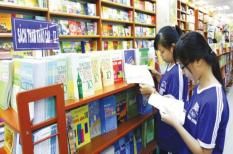 Cấm giáo viên ép phụ huynh mua sách tham khảo