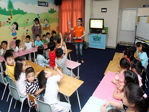 Tiếng anh mầm non: Chỉ giao một trung tâm thực hiện!