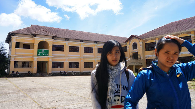 Đỏ mắt tìm người học