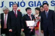 Phân bổ giáo sư, phó giáo sư bất hợp lí