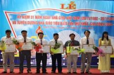 Không dạy học, vẫn nhận bằng khen..."Dạy giỏi toàn quốc"