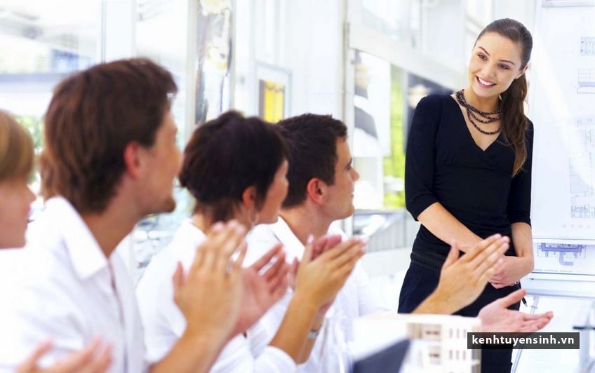 Kỹ năng tạo sự chú ý là thu hút người đối diện trong khi giao tiếp