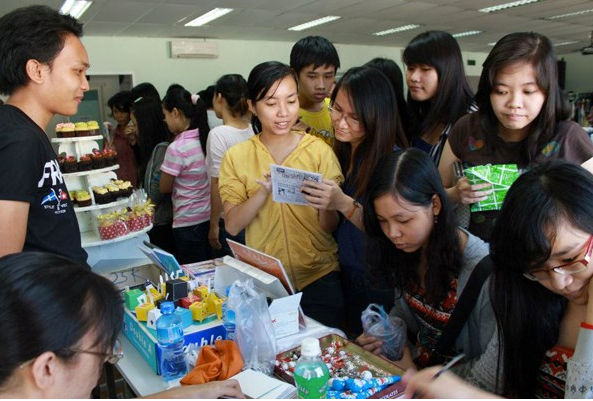 Muôn kiểu tận thu cuối năm