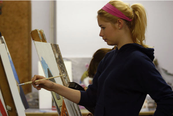 Thi học bổng trường Ashbourne College, Vương quốc Anh