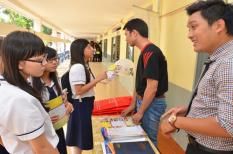 Thí sinh lóng ngóng vì nhiễu thông tin