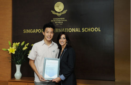 Học sinh trường Quốc tế Singapore nhận giải Cambridge