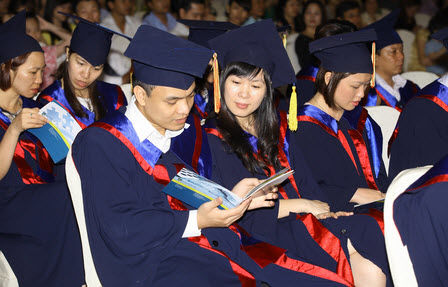Thực hiện kéo dài thời gian làm việc đối với giảng viên GS, PGS