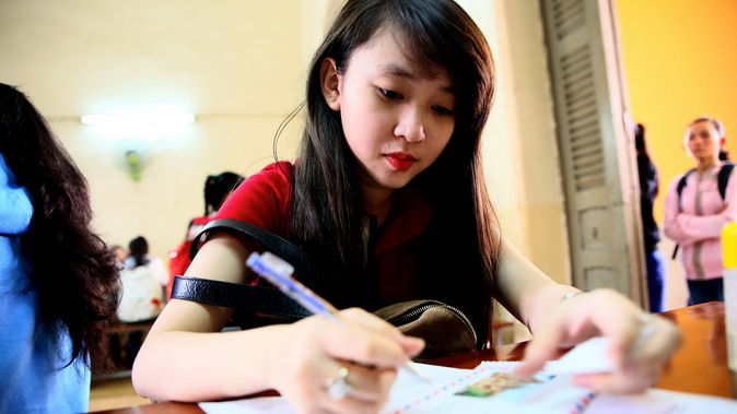 Nhiều thí sinh còn lo lắng, lúng túng khi làm hồ sơ thi đại học