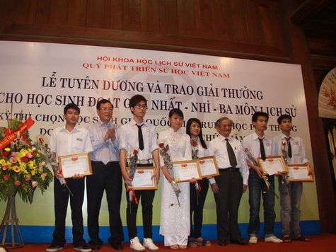 Tuyên dương hơn 200 học sinh đạt giải quốc gia môn Sử