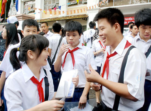 Hà Nội: Phát hành phiếu đăng kí dự tuyển vào lớp 10