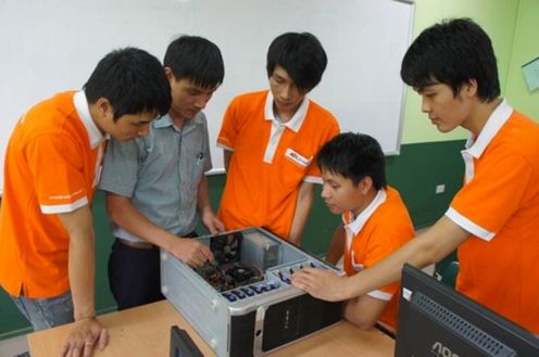 Nguyên nhân 72000 cử nhân thất nghiệp?