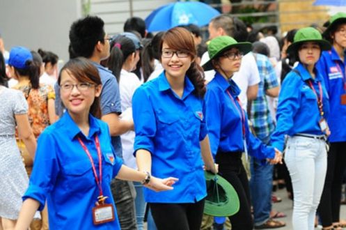 Tình nguyện viên ra quân tiếp sức mùa thi 2014