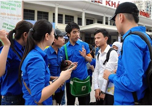 Miễn vé xe buýt cho thí sinh dự thi đại học, cao đẳng