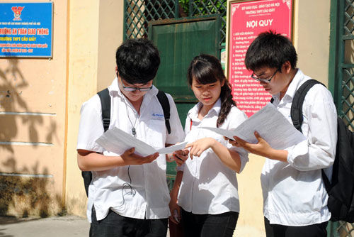 Trường chuyên công bố điểm trúng tuyển
